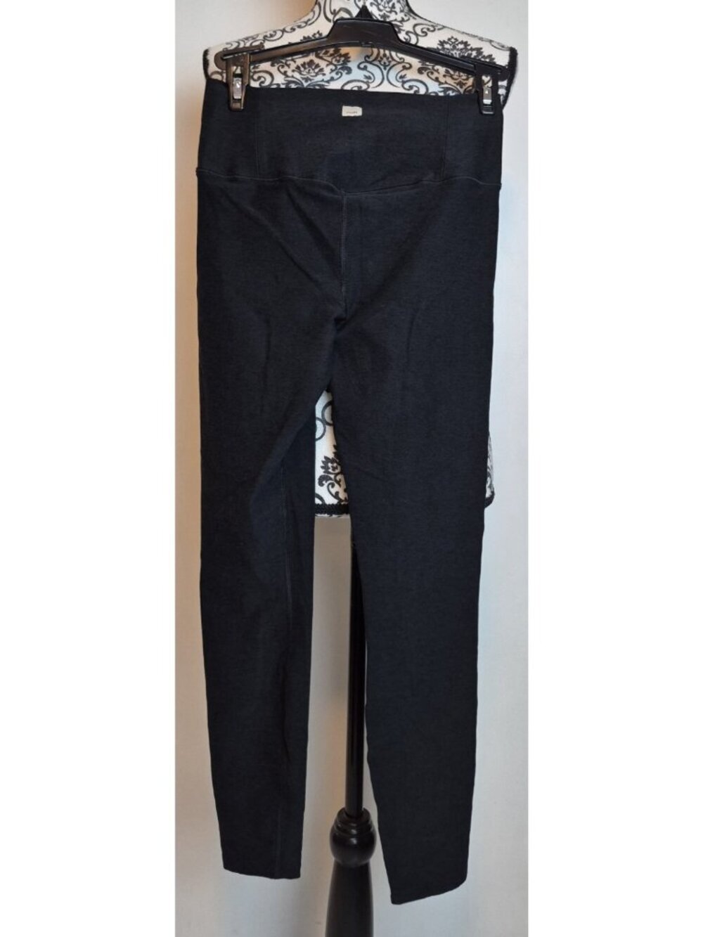 Vuori Women's XS Black Ruched Waist Leggings High Rise Stretch No Size Tag